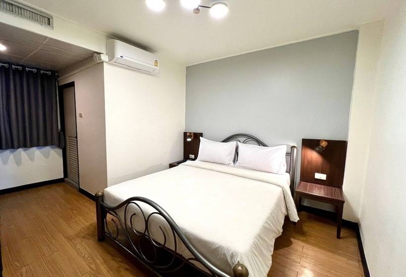 Quarto Superior, Intown Residence