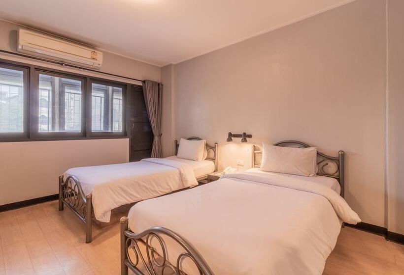 Quarto Superior, Intown Residence