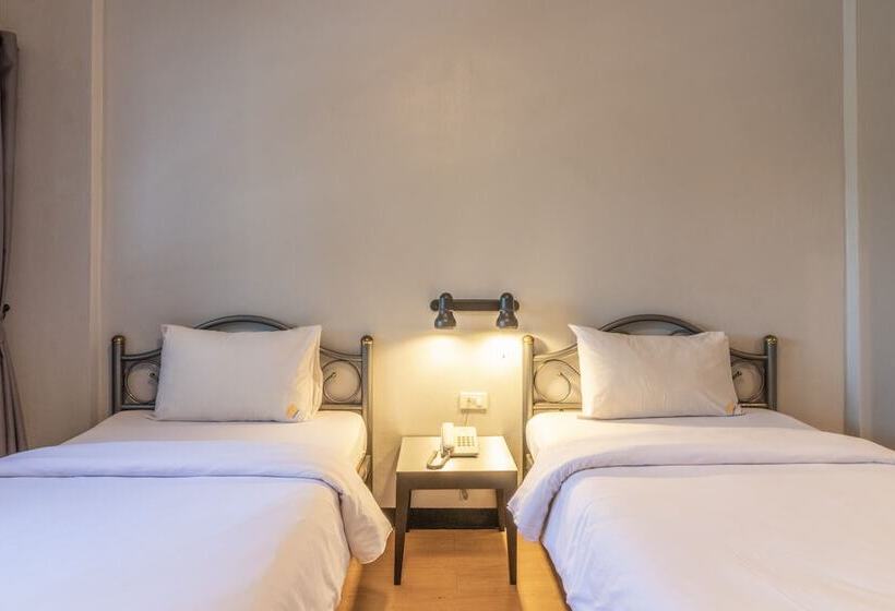 Quarto Superior, Intown Residence