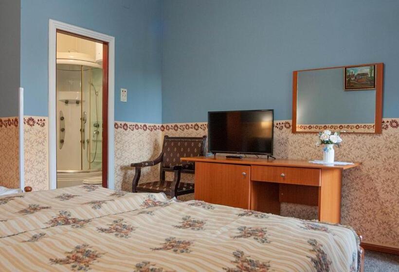 اتاق خانوادگی, Jelen Salaš