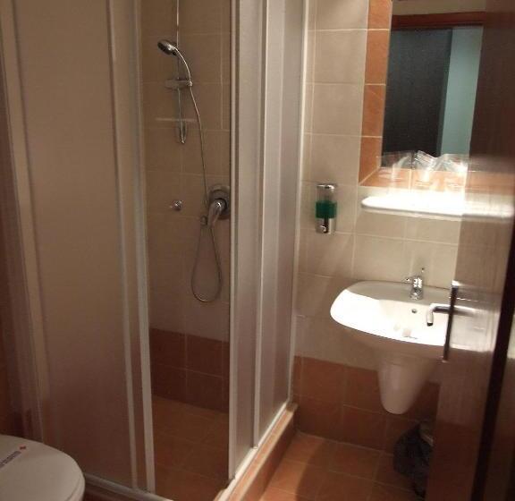 اتاق استاندارد, Junior