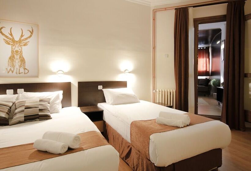 اتاق خانوادگی, Junior