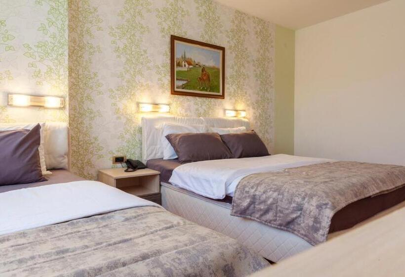 اتاق استاندارد سه نفره, Livade