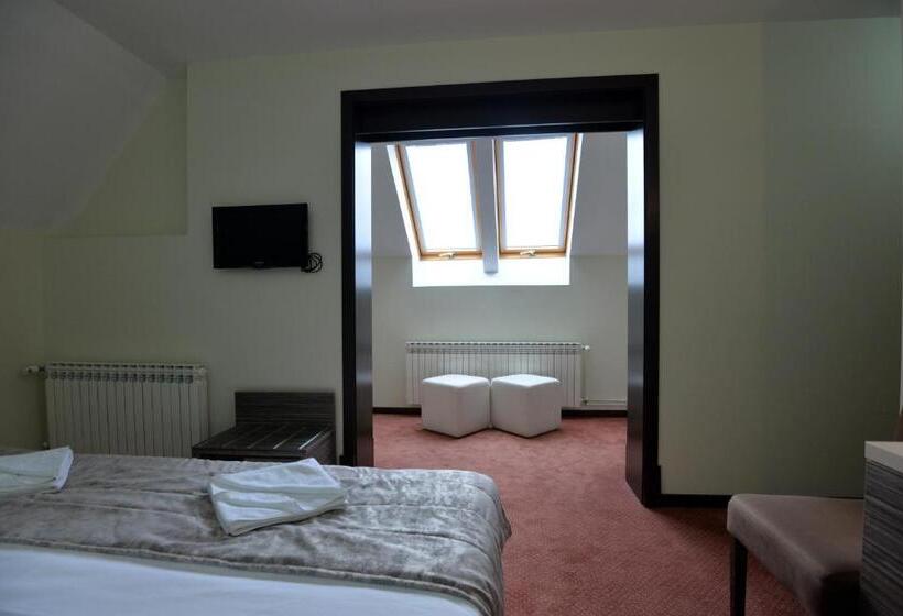 اتاق خانوادگی, Livade