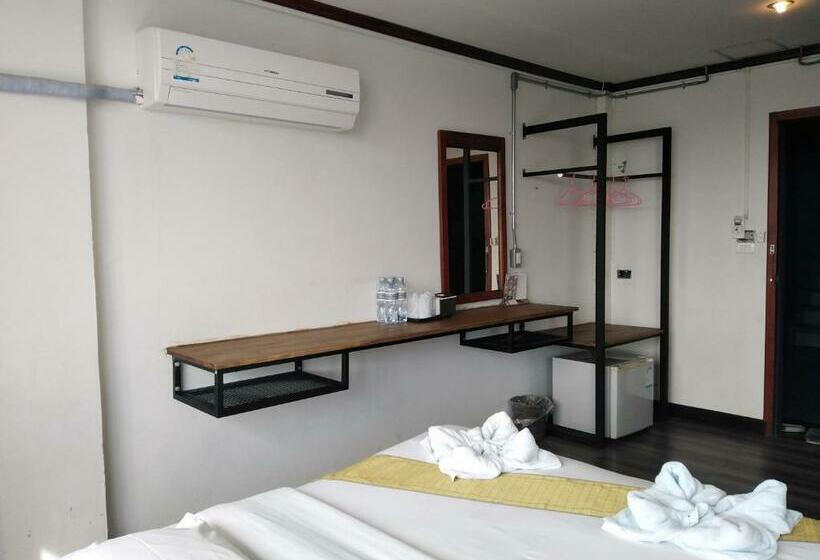 חדר משפחתי, Pimpimarn