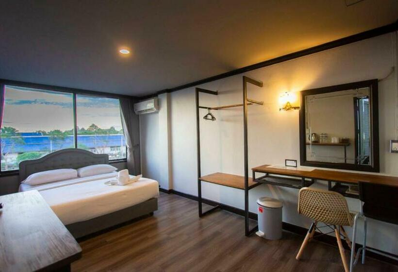 חדר משפחתי, Pimpimarn