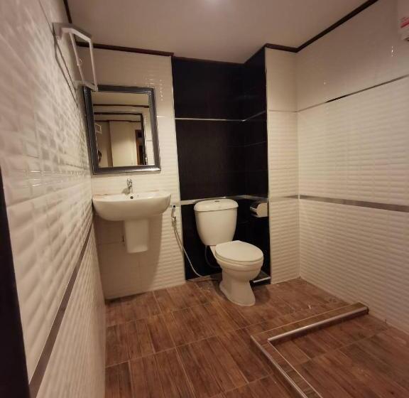 غرفة قياسية, Pimpimarn