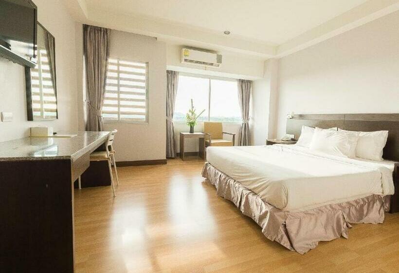 디럭스 룸, Sinkiat Buri