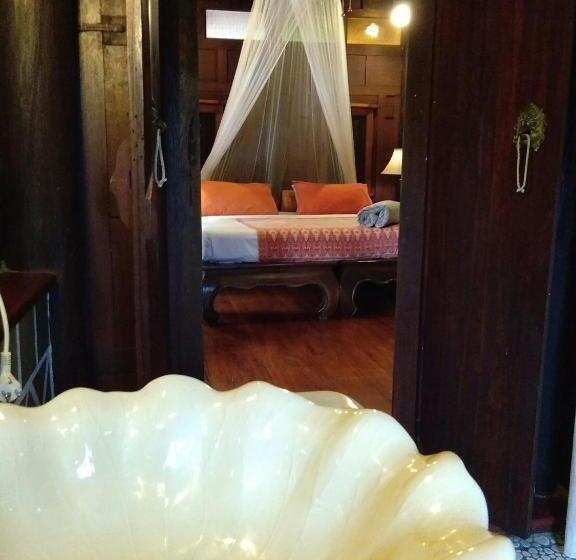 标准间带游泳池, Seapines & Liberg