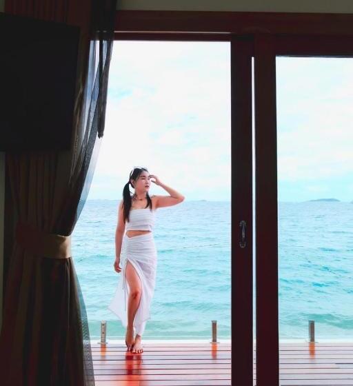 غرفة عائلية مطلّة علي البحر, Samed Seaside Resort