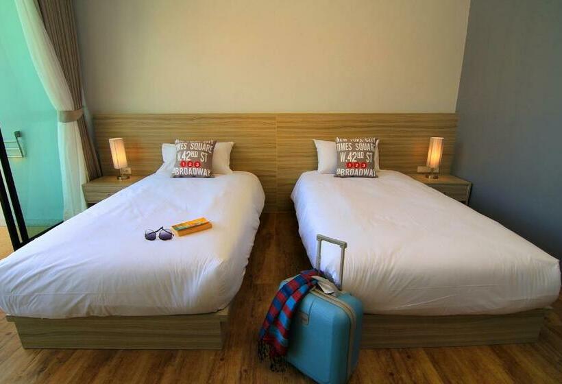 غرفة سوبيريور مطلة على حمام السباحة, The Fusion Resort