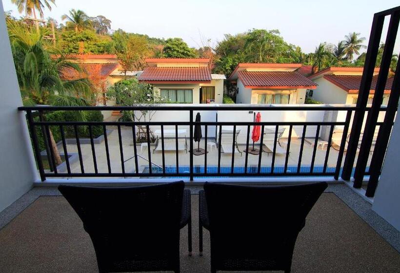 غرفة سوبيريور مطلة على حمام السباحة, The Fusion Resort