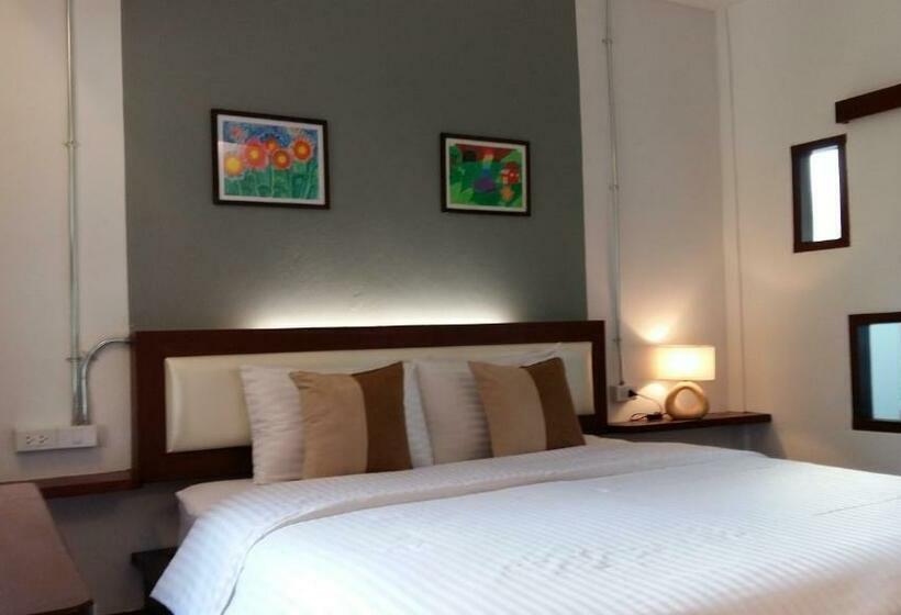 اتاق کلاسیک چهارنفره, The My Home Resort