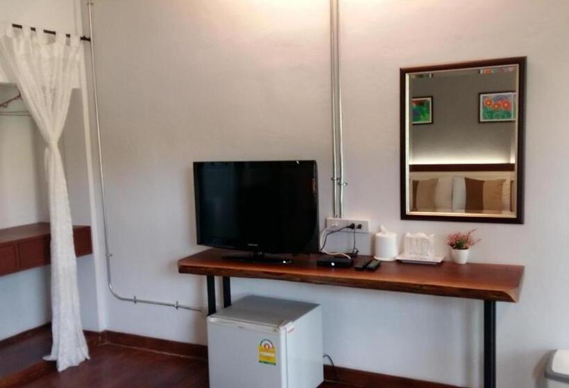 اتاق کلاسیک چهارنفره, The My Home Resort