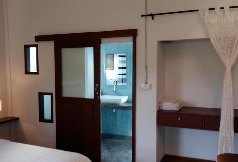 اتاق کلاسیک چهارنفره, The My Home Resort