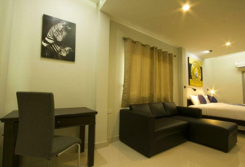 מיטת קינג בסוויטה, The Rise Resort