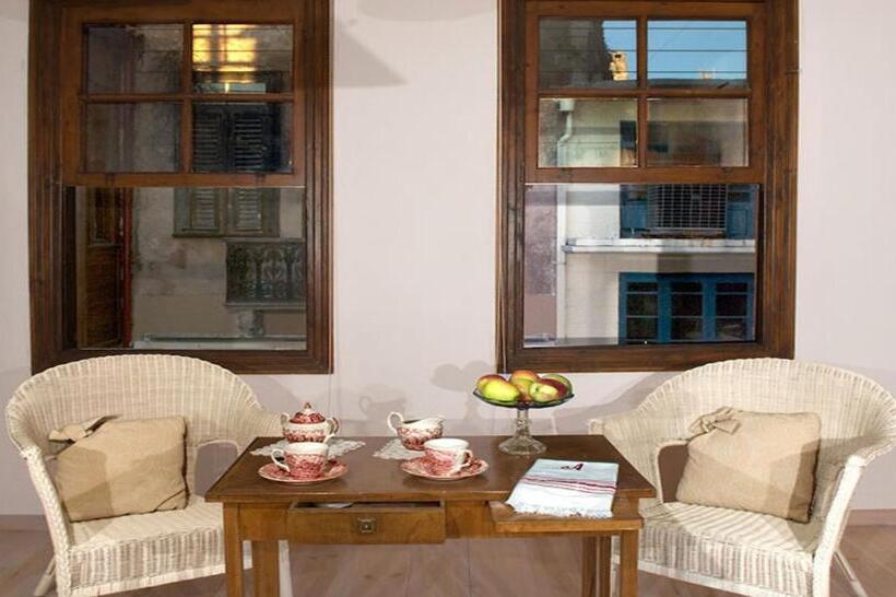 家庭间, Anassa Estate