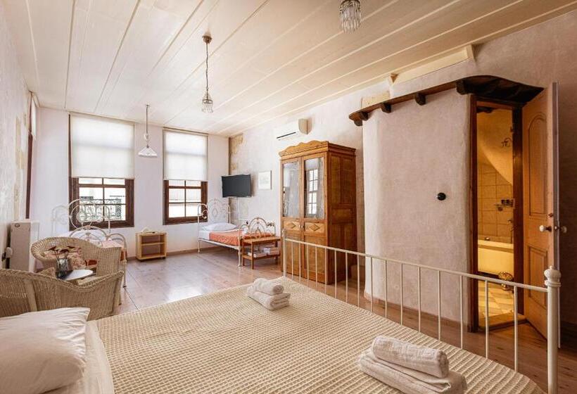 家庭间, Anassa Estate