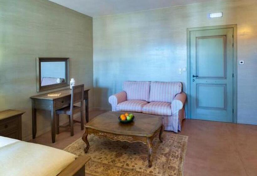 Полулюкс с Гидромассажем, Haones Suites