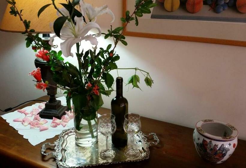 Номер Economy, Acropolis