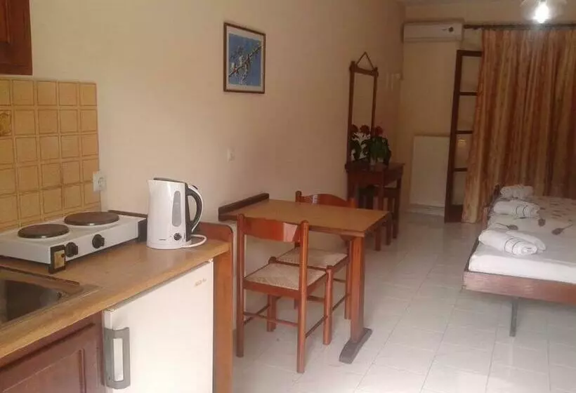 استودیوی استاندارد, Margarita Apart