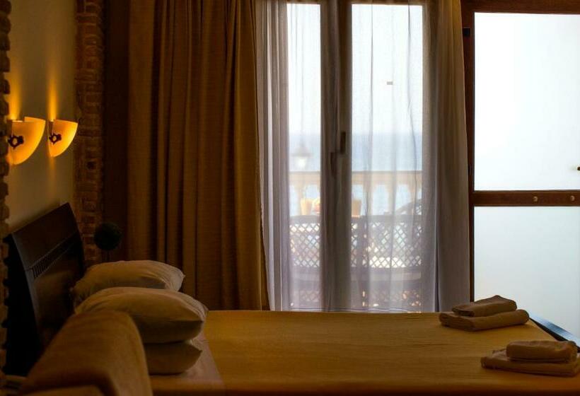 استودیوی استاندارد با چشمانداز دریا, Utopia