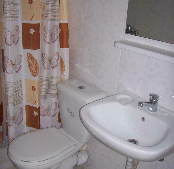 חדר סטודיו סטנדרד, Petros Studios