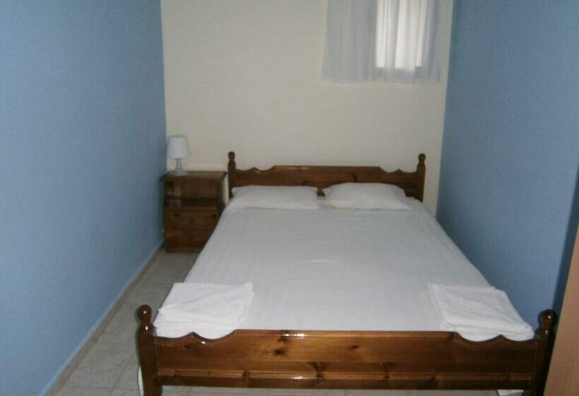 חדר סטודיו סטנדרד, Petros Studios