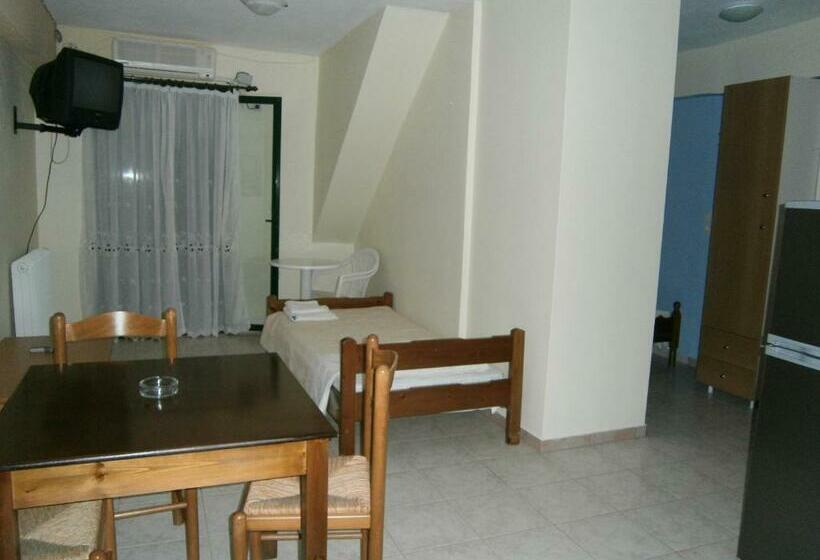 חדר סטודיו סטנדרד, Petros Studios