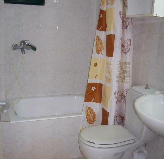 חדר סטודיו סטנדרד, Petros Studios