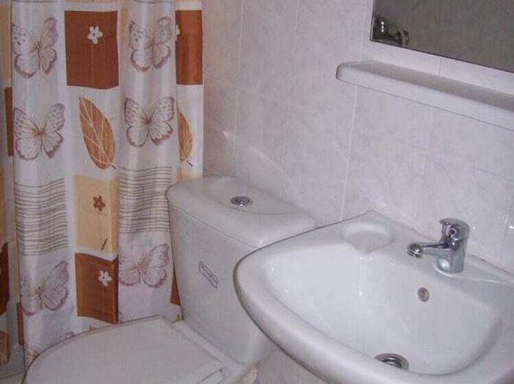 חדר סטודיו סטנדרד, Petros Studios