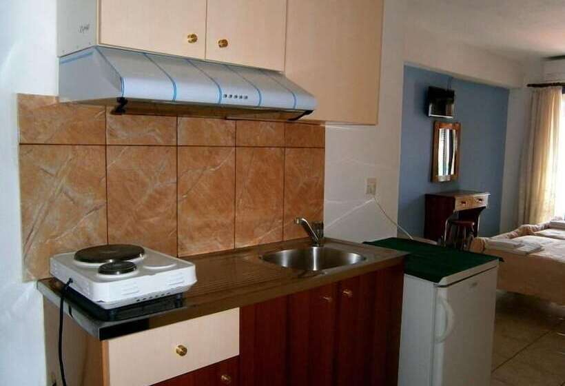 חדר סטודיו סטנדרד, Petros Studios