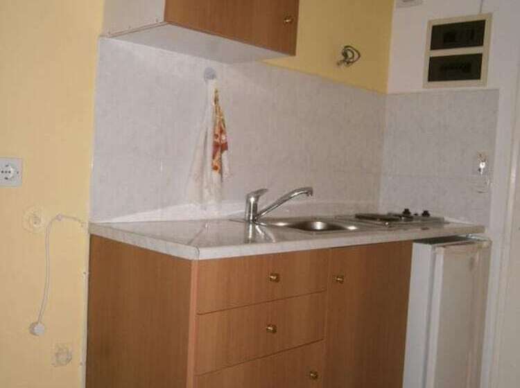 חדר סטודיו סטנדרד, Petros Studios