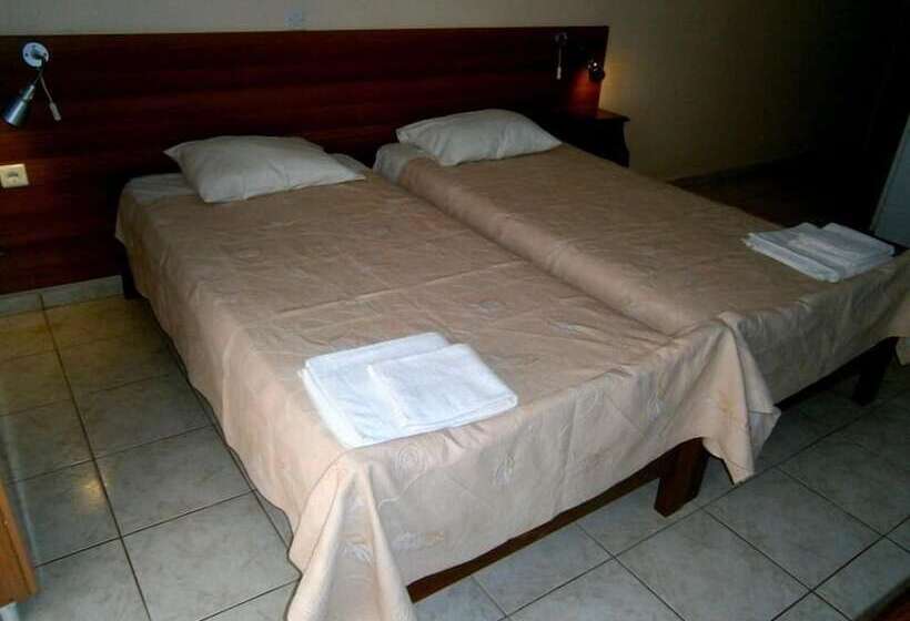 חדר סטודיו סטנדרד, Petros Studios