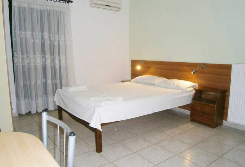 חדר סטודיו סטנדרד, Petros Studios