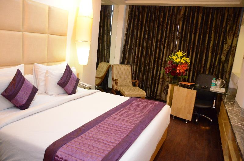 اتاق کلاب, Airport Hotel Grand, New Delhi