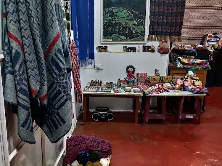 Quarto Triplo Estandar, Casona Quera