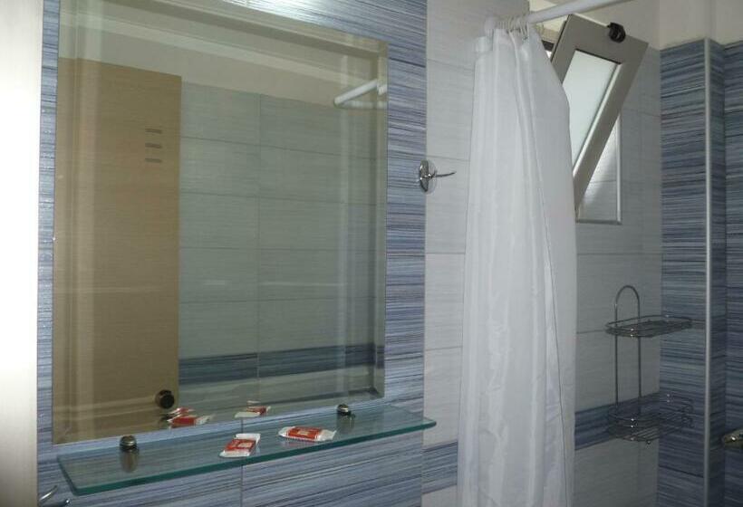 스탠다드 룸, Costas & Chrysoula