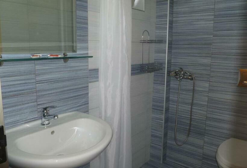 스탠다드 스튜디오, Costas & Chrysoula