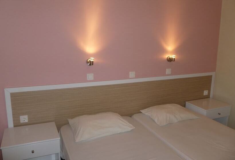 침실 2개 아파트, Costas & Chrysoula