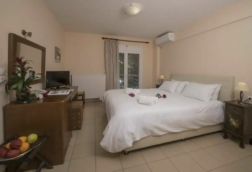 标准三人间, Filoxenia