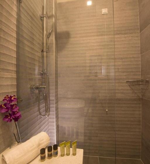 四人标准间, Filoxenia