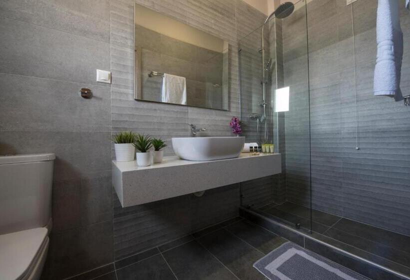 四人标准间, Filoxenia