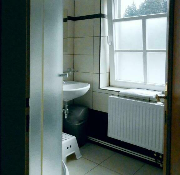 סטודיו משפחתי, Hradec