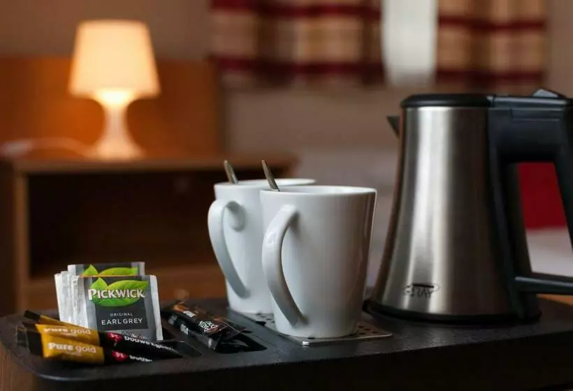 Deluxe Kolmen Hengen Huone, Hradec