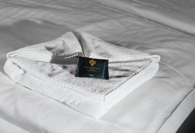 חדר סטנדרט לשלושה, Hradec