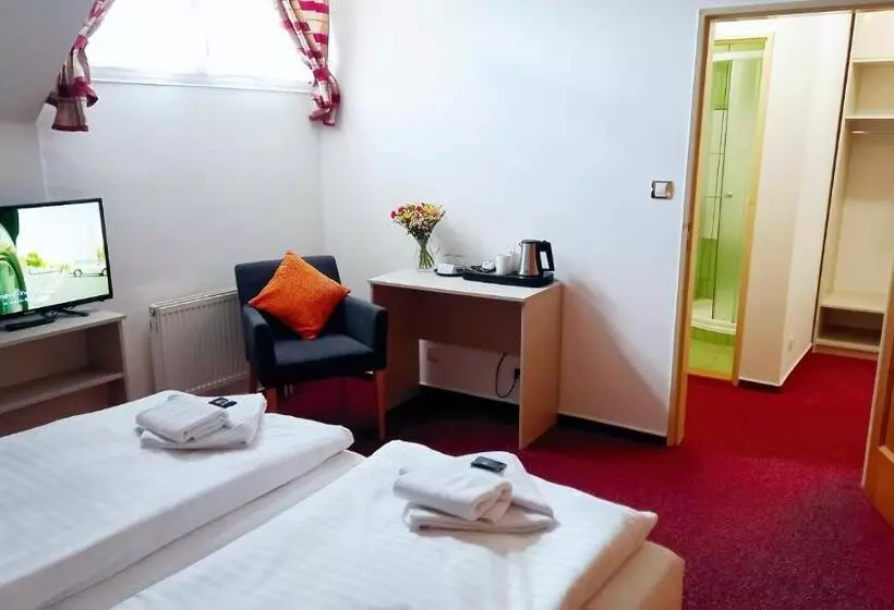 Standard-huone, Hradec