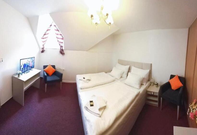 חדר סטנדרט, Hradec