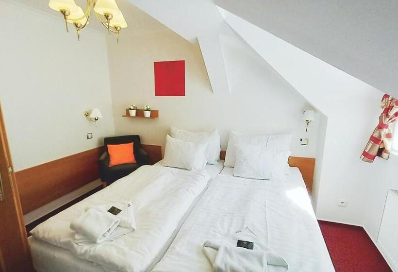 חדר סטנדרט, Hradec