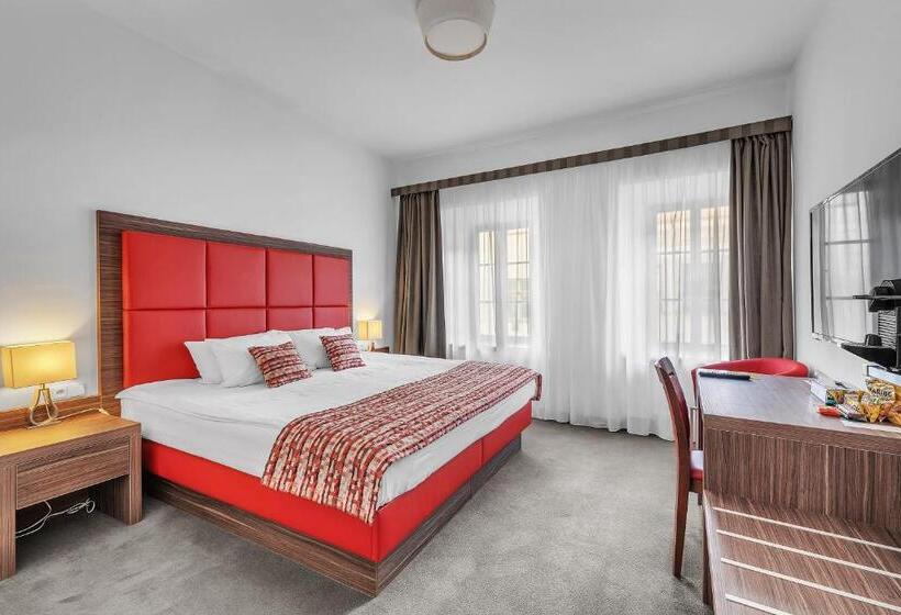 Номер Стандарт, Nelly Kellys